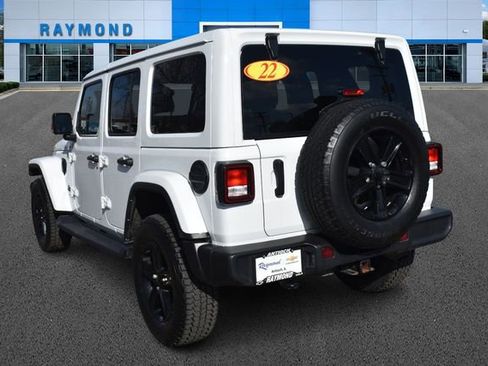 Used 2022 Jeep Wrangler Unlimited Sahara image 5