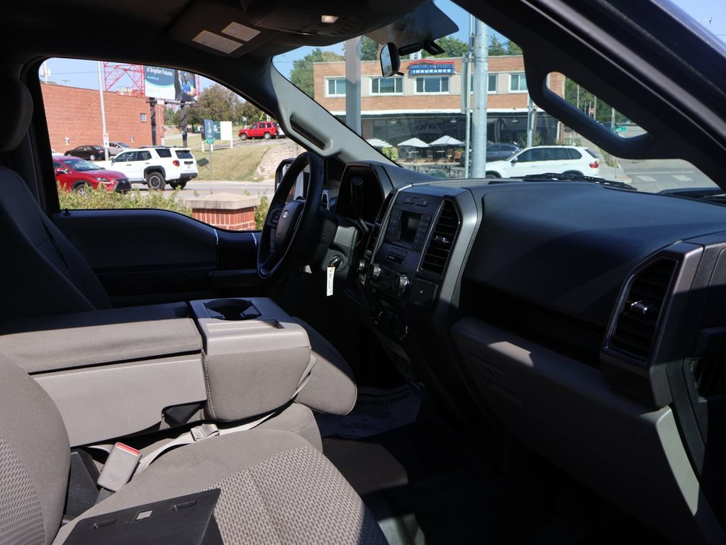 Used 2017 Ford F150 XLT AWD/4WD image 7