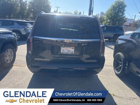 Certified 2015 Cadillac Escalade Luxury RWD image 4