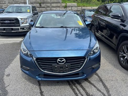 Used 2017 MAZDA MAZDA3 Touring FWD image 2