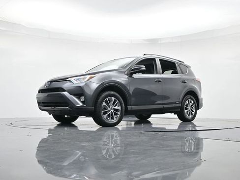 Used 2018 Toyota RAV4 XLE image 36