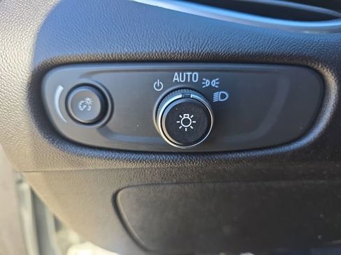 Used 2020 Chevrolet Malibu LT image 25