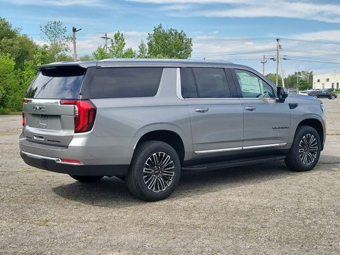 New 2026 GMC Yukon XL Elevation AWD/4WD image 7