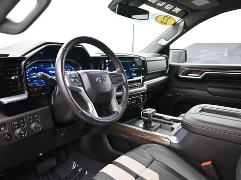 Used 2022 Chevrolet Silverado 1500 RST AWD/4WD image 24