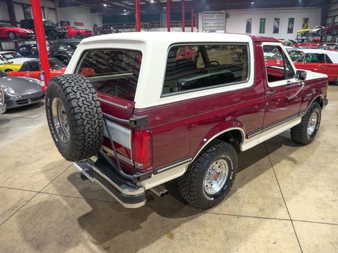 Used 1990 Ford Bronco XLT 2dr 4WD SUV image 28
