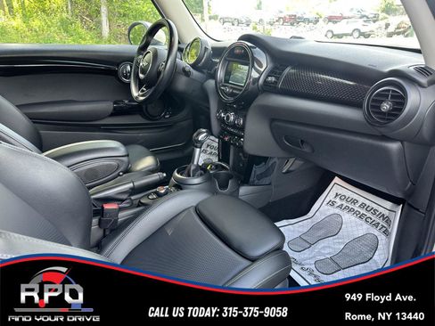 Used 2019 MINI Cooper S w/ Signature Upholstery Package FWD image 27