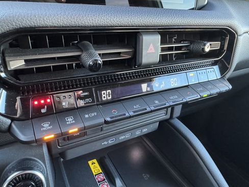 Used 2025 Toyota Land Cruiser image 26