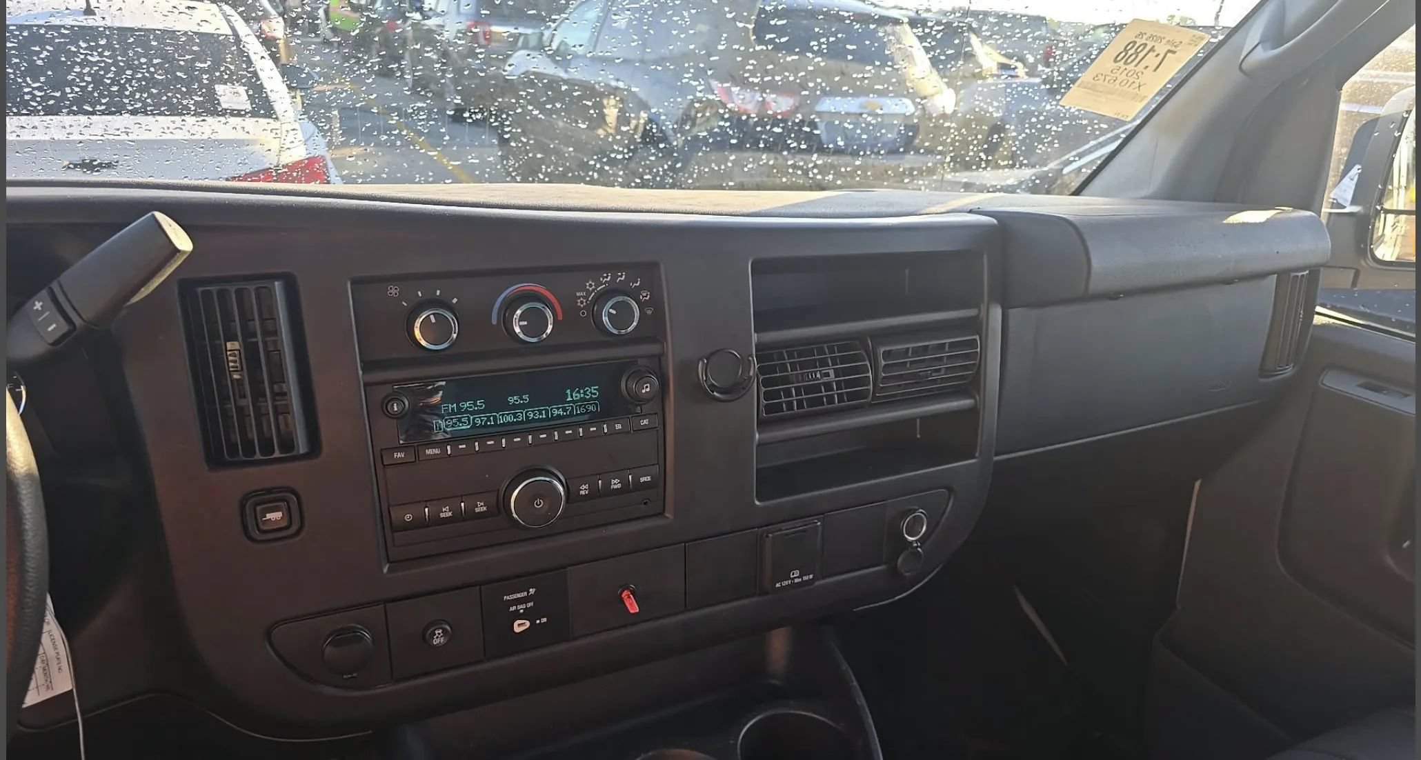 Used 2015 Chevrolet Express 2500 Extended RWD image 9