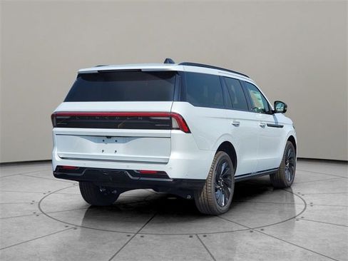 New 2025 Lincoln Navigator Reserve w/ Jet Appearance Package image 12