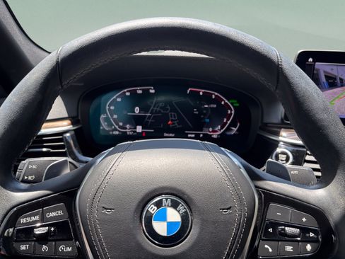 Used 2022 BMW 530i w/ Premium Package RWD image 15