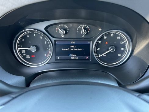 Used 2024 Buick Enclave Essence w/ Technology Package FWD image 11
