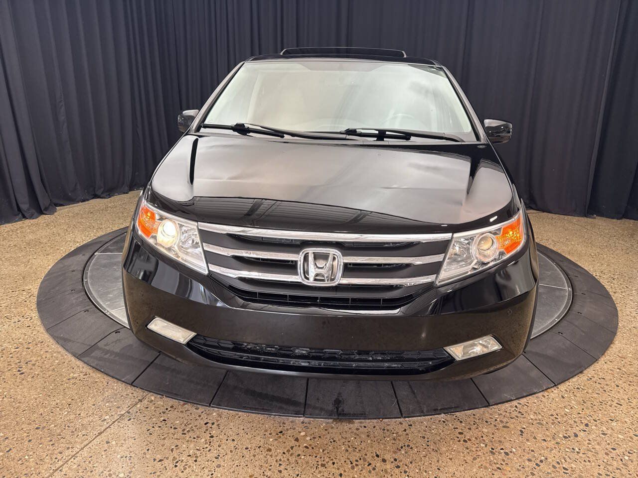 Used 2013 Honda Odyssey Touring Elite image 9