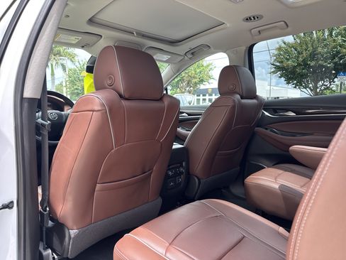 Used 2019 Buick Enclave Avenir w/ Avenir Technology Package AWD/4WD image 12