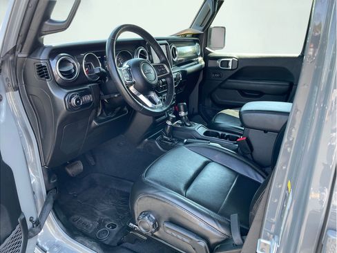 Used 2022 Jeep Wrangler Unlimited Sahara AWD/4WD image 11