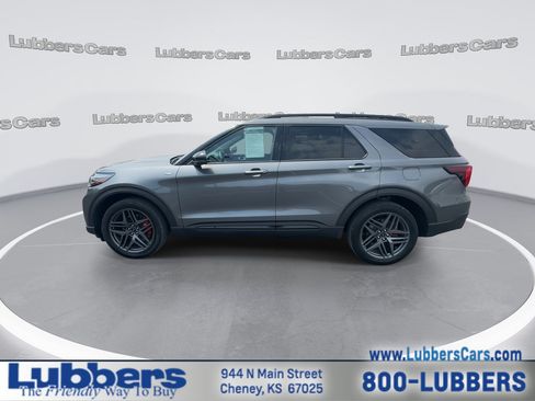 Used 2025 Ford Explorer ST-Line w/ ST-Line Street Pack AWD/4WD image 5