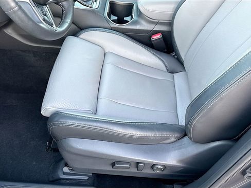 Certified 2025 Subaru Outback Limited image 27