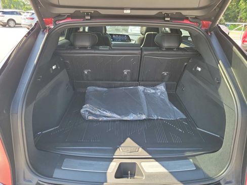 Used 2024 Cadillac Lyriq Luxury w/ LPO, Floor Liner Package RWD image 6