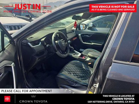 Used 2021 Toyota RAV4 XLE w/ Convenience Package AWD/4WD image 3