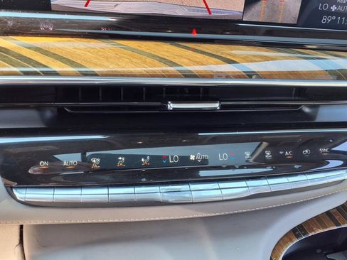 Certified 2023 Cadillac Escalade Premium Luxury Platinum image 37