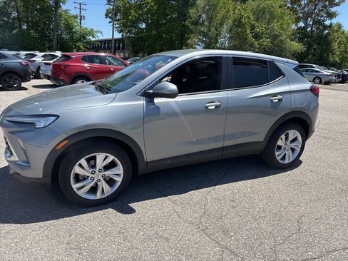 Used 2024 Buick Encore GX Preferred w/ Comfort Package FWD image 5