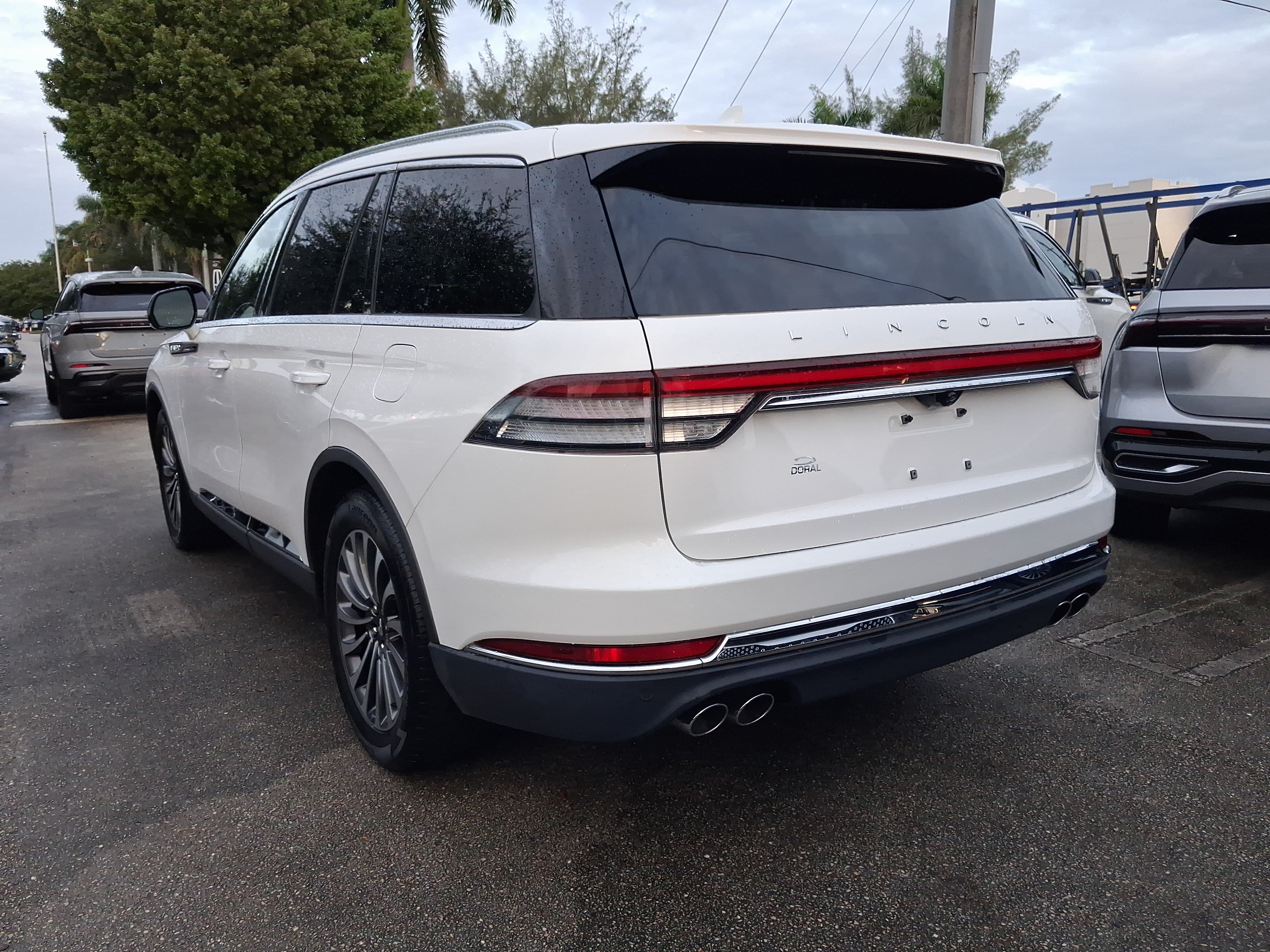 Certified 2021 Lincoln Aviator Reserve w/ Elements Package Plus RWD image 3