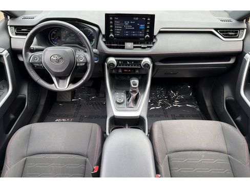 Used 2022 Toyota RAV4 SE w/ Weather & Moonroof Package AWD/4WD image 13