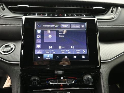 New 2025 Jeep Grand Cherokee L Laredo image 19