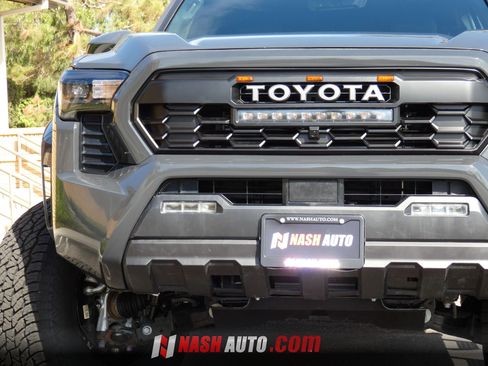 Used 2026 Toyota Tacoma SR5 AWD/4WD image 18