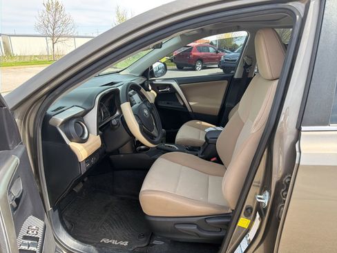 Used 2015 Toyota RAV4 XLE image 28
