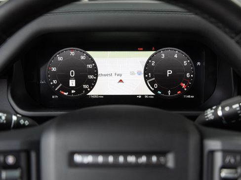 Used 2025 Land Rover Defender 110 X-Dynamic SE AWD/4WD image 14