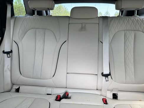 Used 2022 BMW X5 xDrive40i w/ M Sport Package AWD/4WD image 26