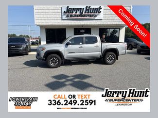 Used 2020 Toyota Tacoma TRD Off-Road w/ TRD Premium Off Road Package AWD/4WD video 1