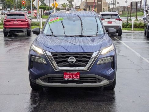 Used 2023 Nissan Rogue S image 2