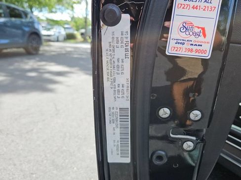 Used 2016 Dodge Challenger SXT RWD image 14