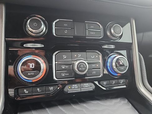 Used 2021 GMC Yukon XL Denali w/ Denali Ultimate Package image 20