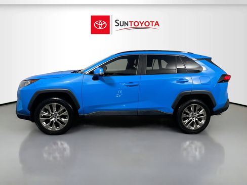 Used 2021 Toyota RAV4 XLE Premium image 6