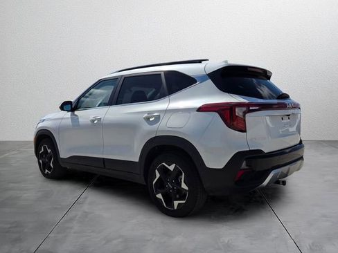 Used 2025 Kia Seltos EX AWD/4WD image 3