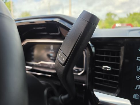 Used 2024 Chevrolet Silverado 1500 LT AWD/4WD image 33
