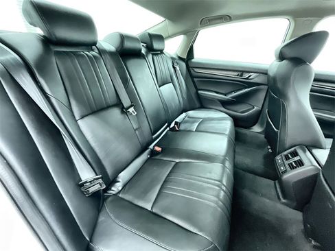 Used 2021 Honda Accord Touring image 32