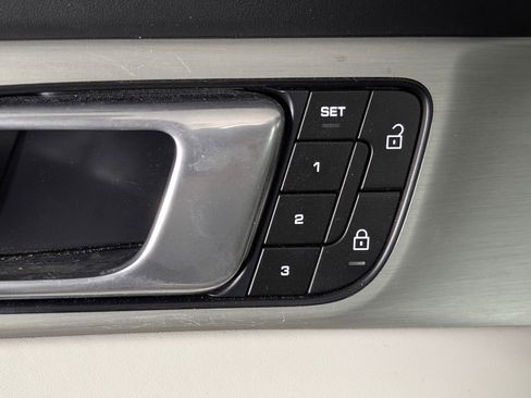 Certified 2023 Porsche Panamera Platinum Edition image 26