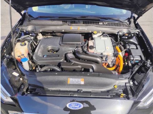 Used 2020 Ford Fusion Titanium FWD image 11