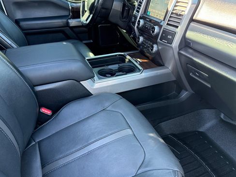 Certified 2017 Ford F250 Platinum w/ Platinum Ultimate Package AWD/4WD image 16