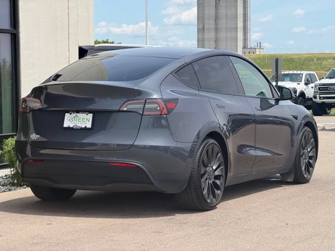 Used 2023 Tesla Model Y Performance AWD/4WD image 5