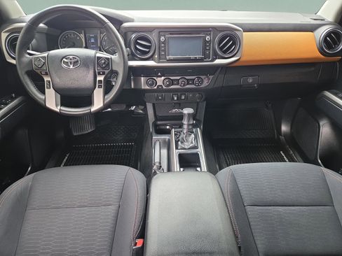 Used 2019 Toyota Tacoma SR5 image 10