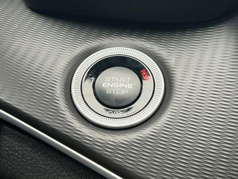 New 2025 Jeep Grand Cherokee L Altitude image 29