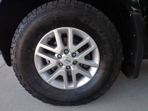 Used 2014 Nissan Frontier SV w/ SV Value Truck Package image 8