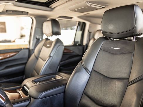 Used 2016 Cadillac Escalade ESV Premium image 20
