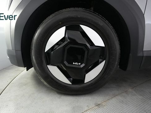 Used 2024 Kia EV9 Wind AWD/4WD image 19