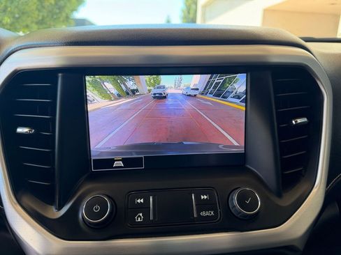 Used 2023 GMC Acadia SLT FWD image 25