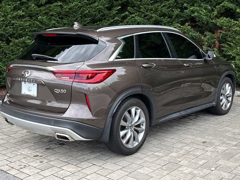 Used 2019 INFINITI QX50 Luxe w/ Navigation Package AWD/4WD image 6